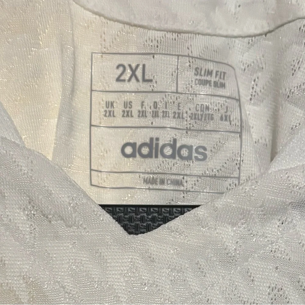 Real Madrid Jersey - Picture 5 of 6